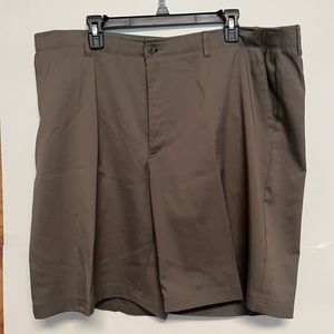 Pebble Beach Dark olive color